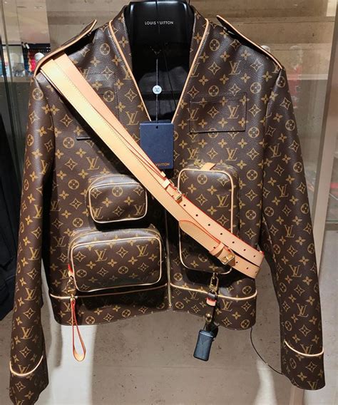 louis vuitton vest bag